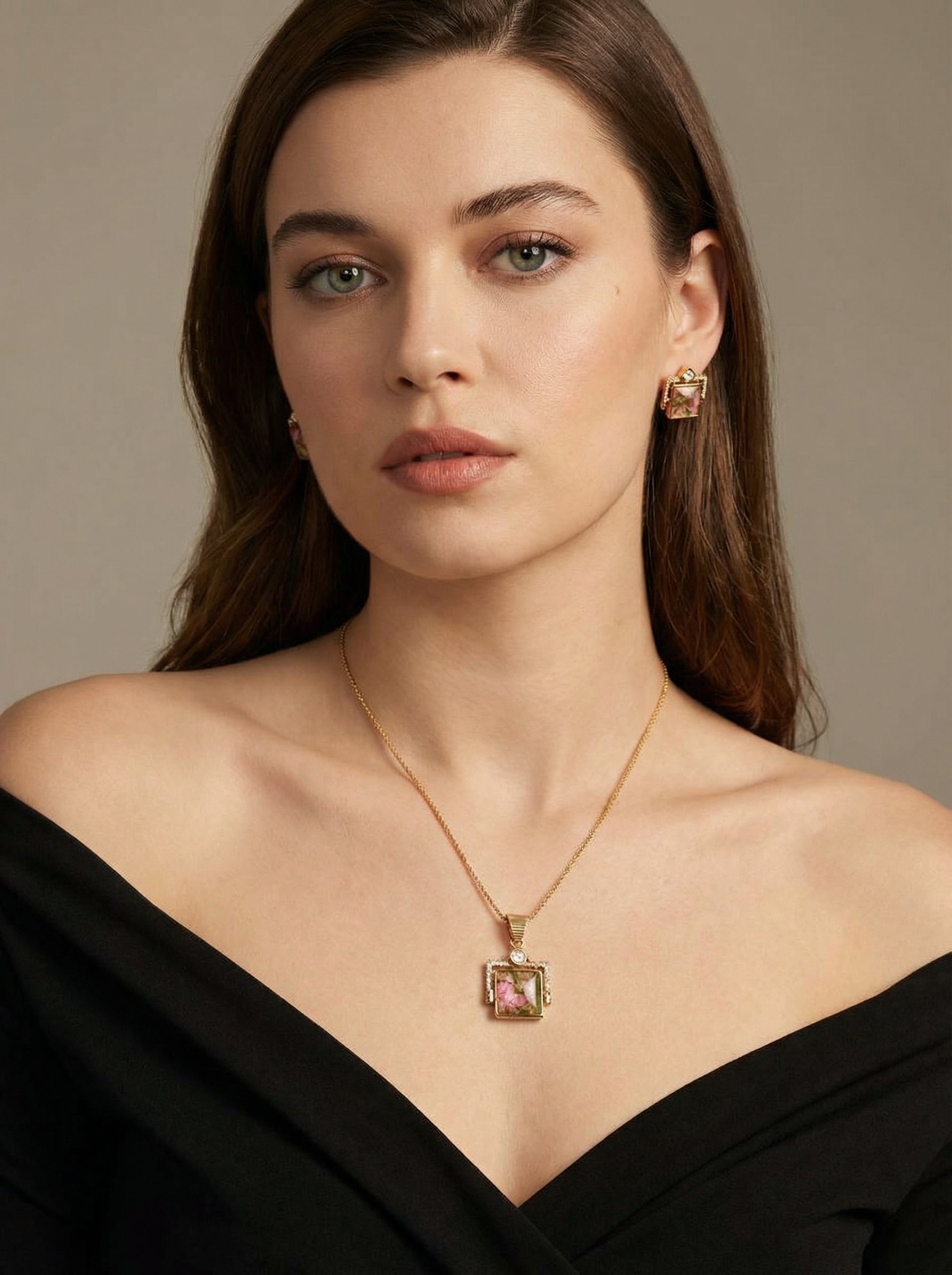 Handcrafted "Eternal Bloom" Botanical Jewelry Set – 18K Gold Plated Spinner Necklace & Studs