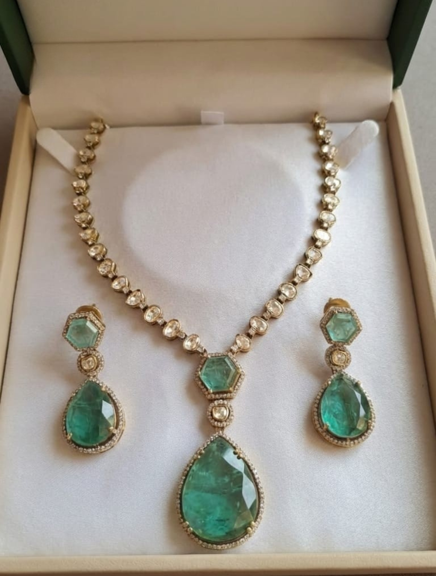 Emerald Horizon: Pure Green Aventurine Halo Set