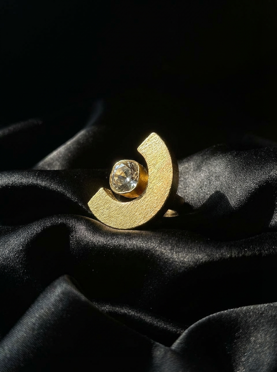 The Crescent Solitaire – Handcrafted Architectural Statement Ring