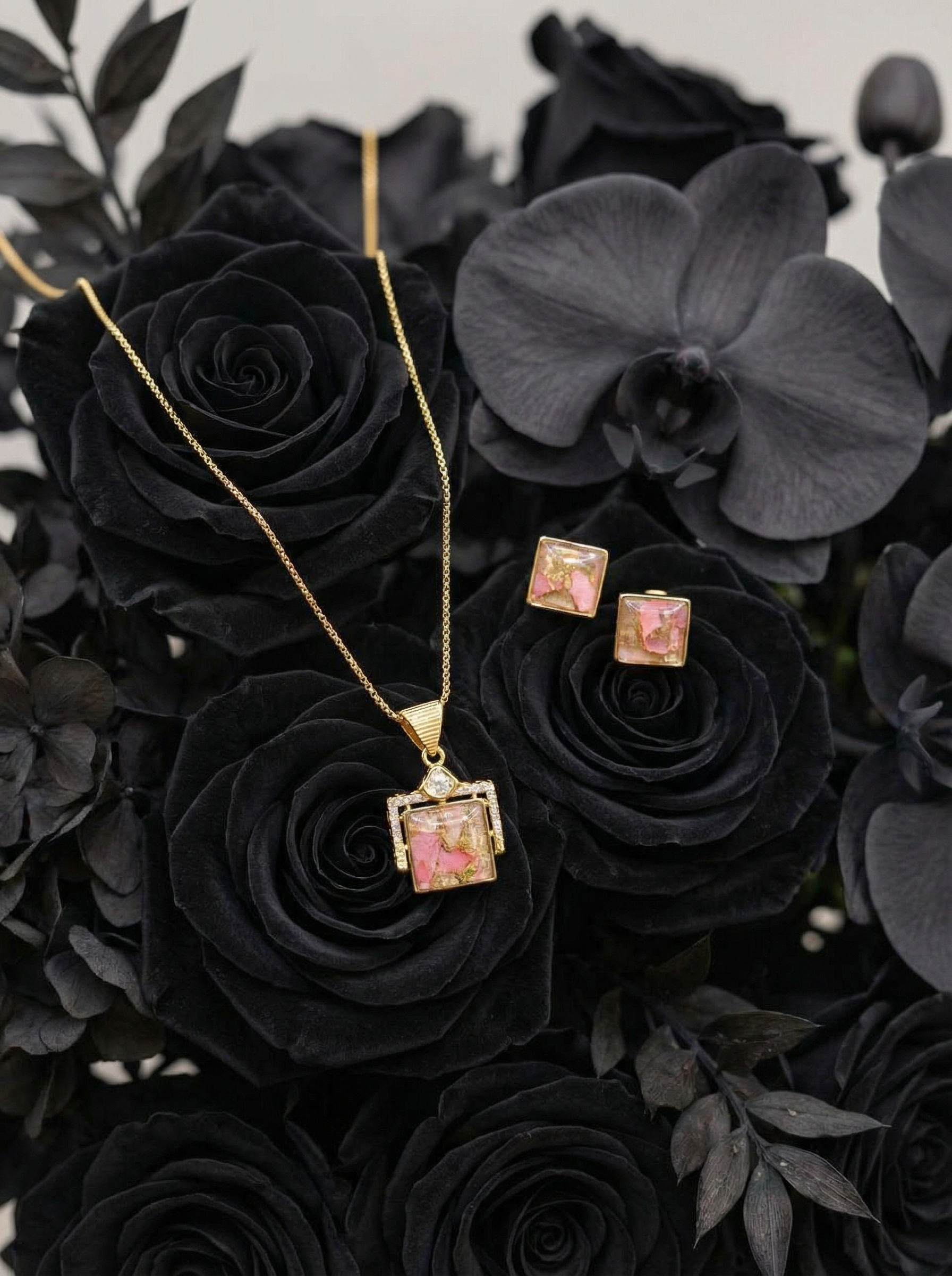 Handcrafted "Eternal Bloom" Botanical Jewelry Set – 18K Gold Plated Spinner Necklace & Studs