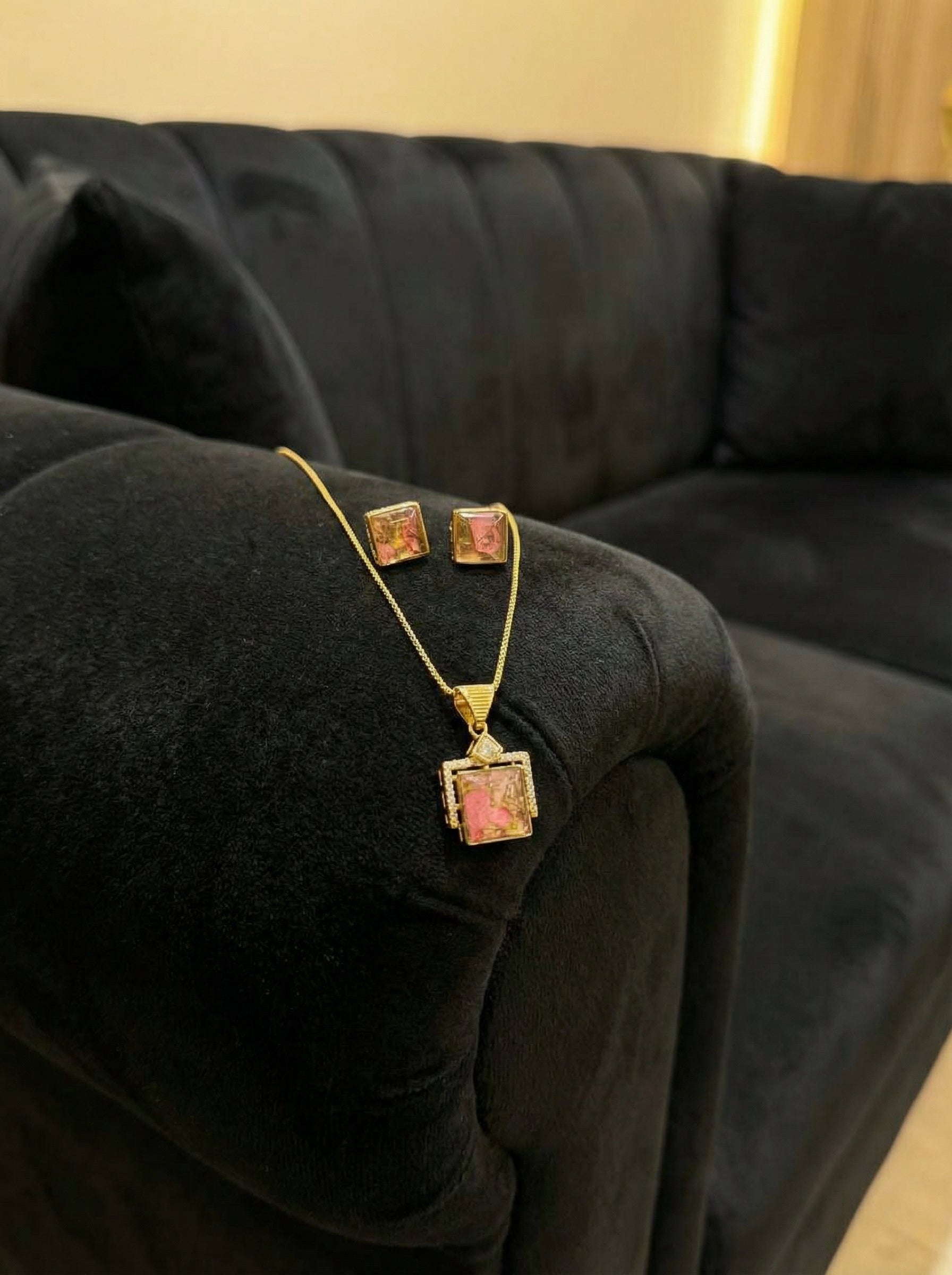 Handcrafted "Eternal Bloom" Botanical Jewelry Set – 18K Gold Plated Spinner Necklace & Studs