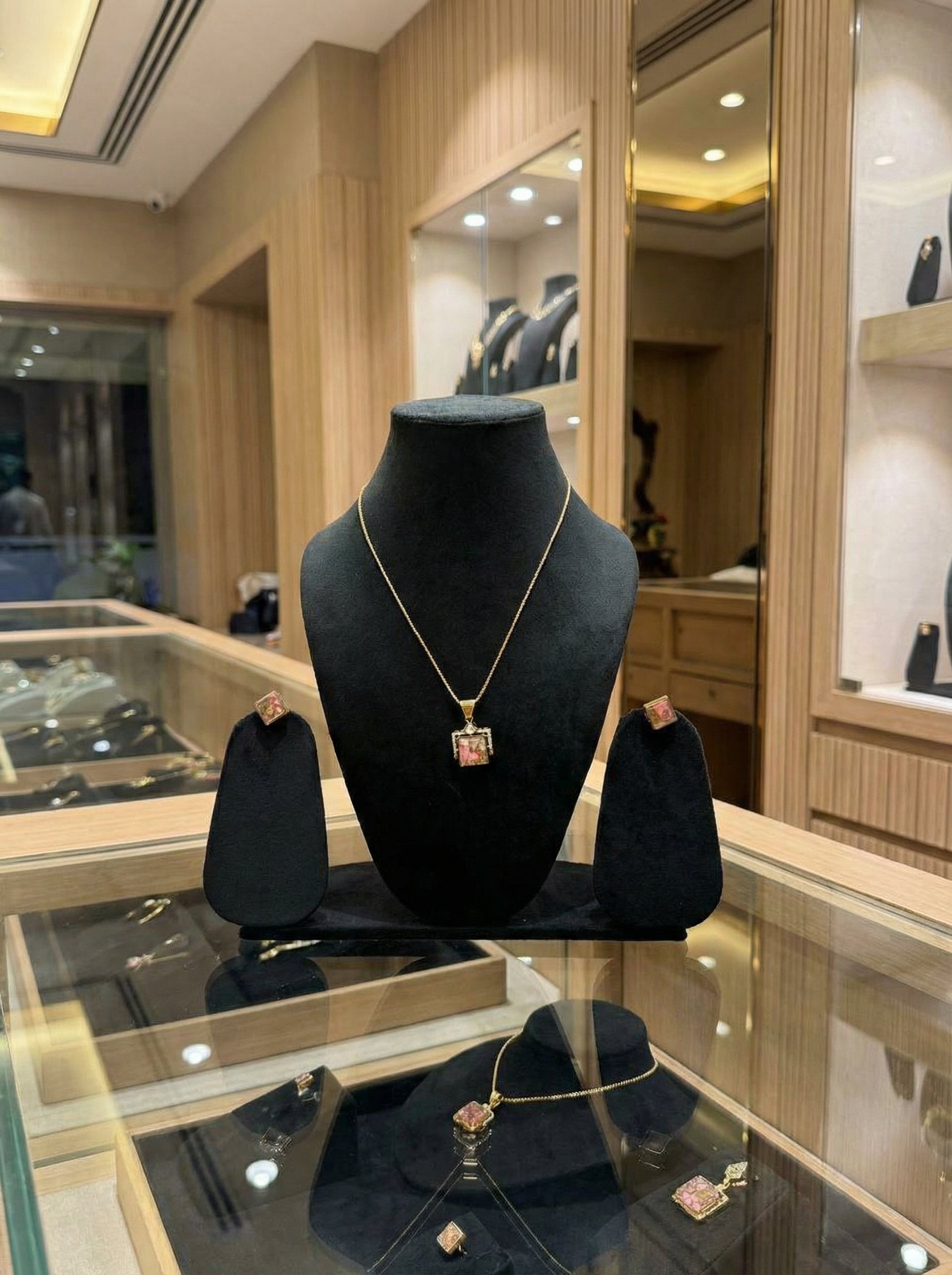 Handcrafted "Eternal Bloom" Botanical Jewelry Set – 18K Gold Plated Spinner Necklace & Studs