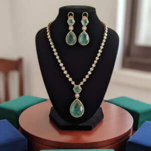 Emerald Horizon: Pure Green Aventurine Halo Set