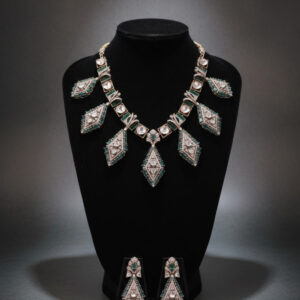 Imperial Verdure: Pure Real Emerald Halo Set