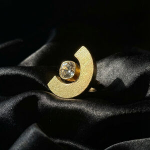 The Crescent Solitaire – Handcrafted Architectural Statement Ring