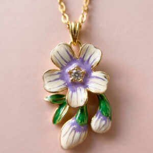 Handcrafted Daisy Bloom Pendant Necklace – Hand-Painted Enamel with Cream Petals, Lavender Centre & Gold-Plated Chain