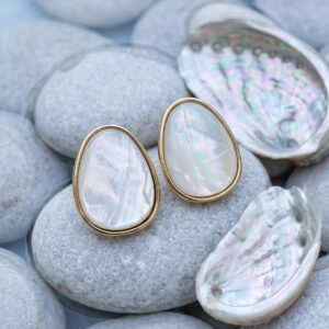 The Moonlit Shell Studs