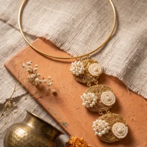 The Pearl Medallion Hasli